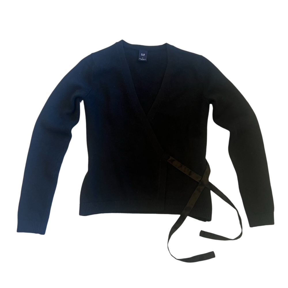 Gap women’s/girls sweater tie front size Small black wool blend like new  (#48)
